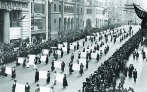 Suffragists_5th_Ave_1917